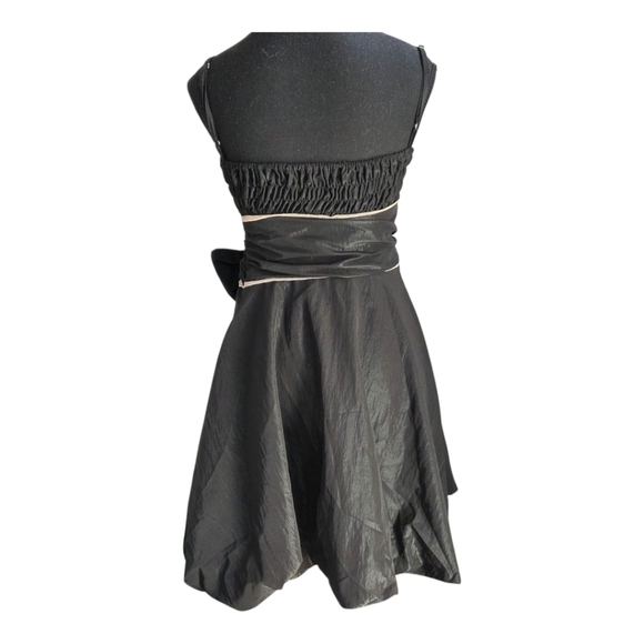 Unbranded Chic Black Bubble Dress with Bow Accent Size Med - Picture 5 of 7